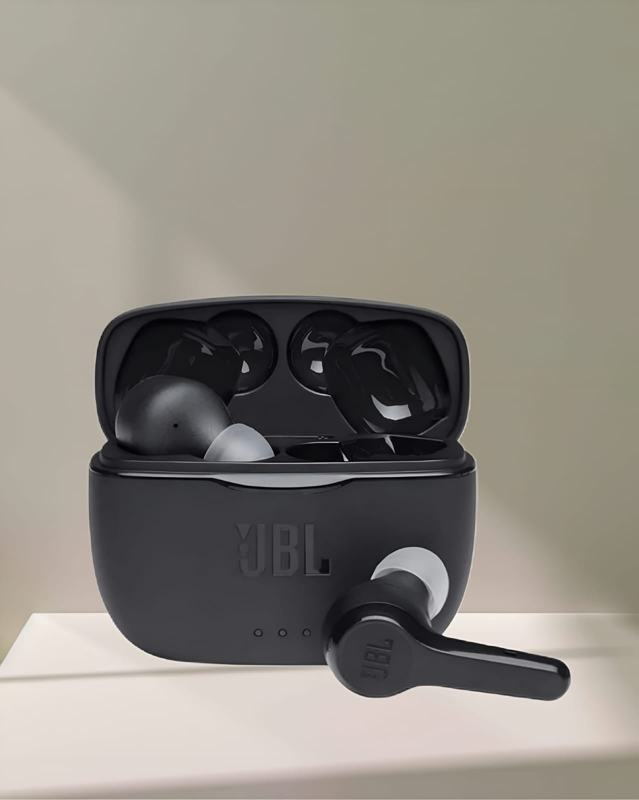 JBL Tune 215 TWS Black BLUETOOTH ( Open Box , 3 Months Warranty )